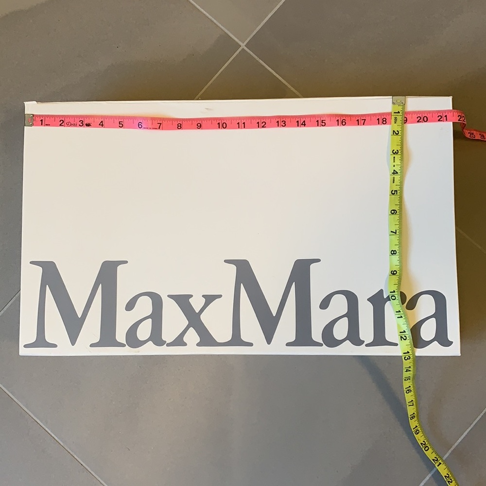 Max Mara Box - Picture 8 of 9